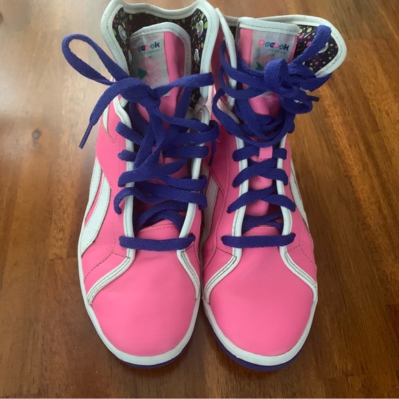 Ladies Reebok Classic Sneakers - Picture 2 of 11